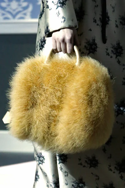 Look 5